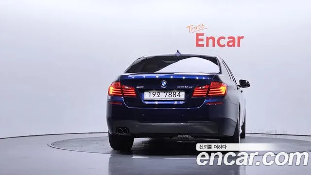 BMW 5-Series 2016 thumb 3