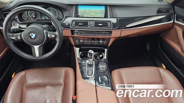 BMW 5-Series 2016 thumb 6