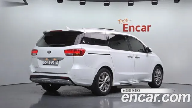 Kia Carnival 2018 thumb 2