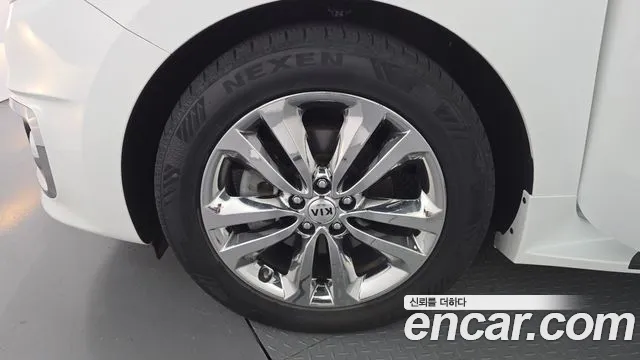 Kia Carnival 2018 thumb 5