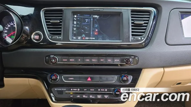 Kia Carnival 2018 thumb 12