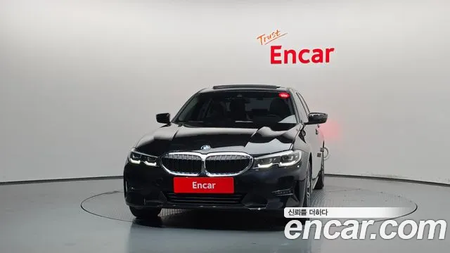 BMW 3-Series 2020 thumb 3