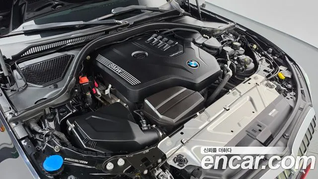 BMW 3-Series 2020 thumb 6