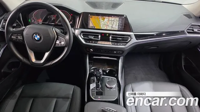 BMW 3-Series 2020 thumb 7