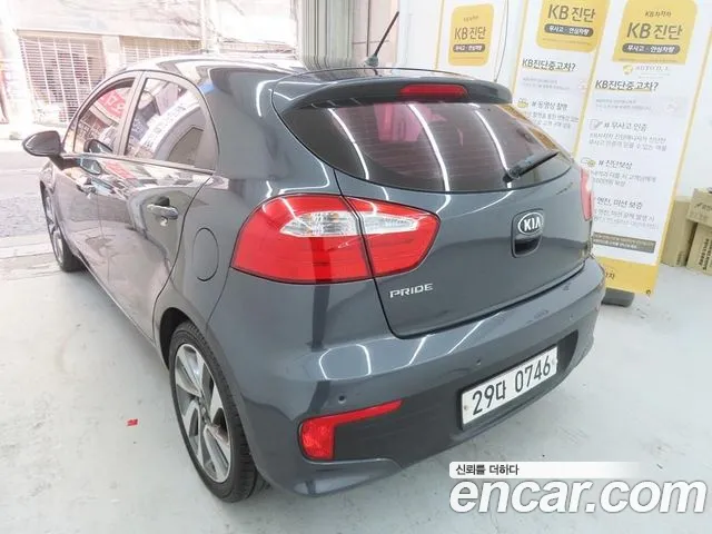 Kia Pride 2015 thumb 4