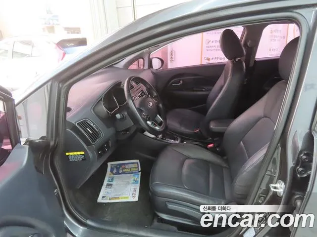 Kia Pride 2015 thumb 5