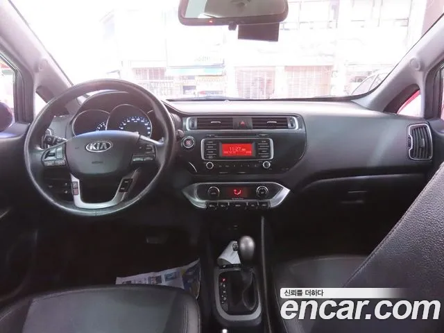 Kia Pride 2015 thumb 7