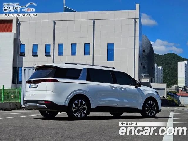 Kia Carnival 2021 thumb 2