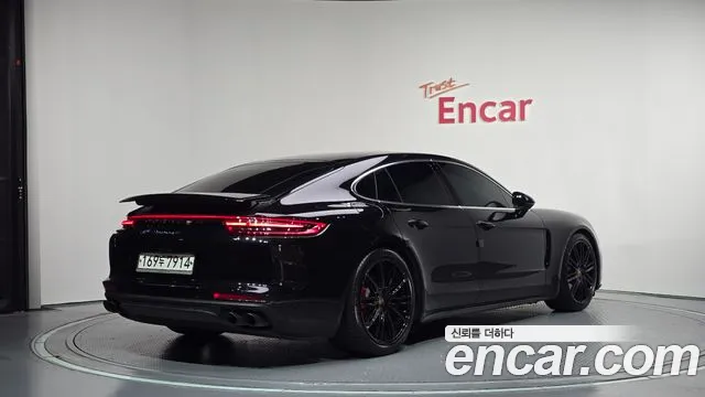 Porsche Panamera 2020 thumb 2