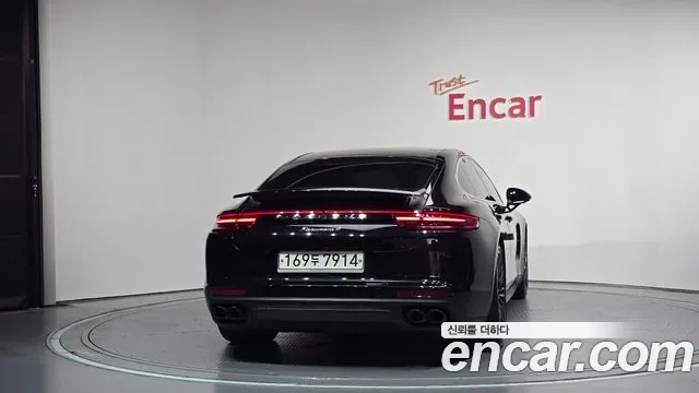 Porsche Panamera 2020 thumb 4