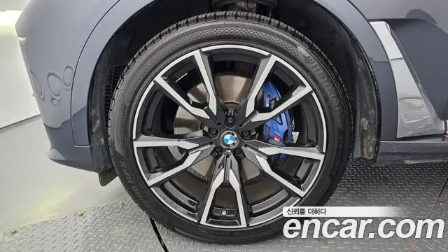 BMW X7 2021 thumb 4