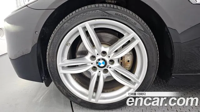 BMW 5-Series 2016 thumb 5