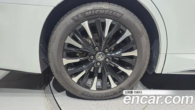 Toyota Alphard 2024 thumb 5