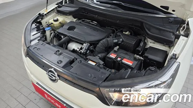 KG_Mobility_Ssangyong TIBOLI 2015 thumb 6