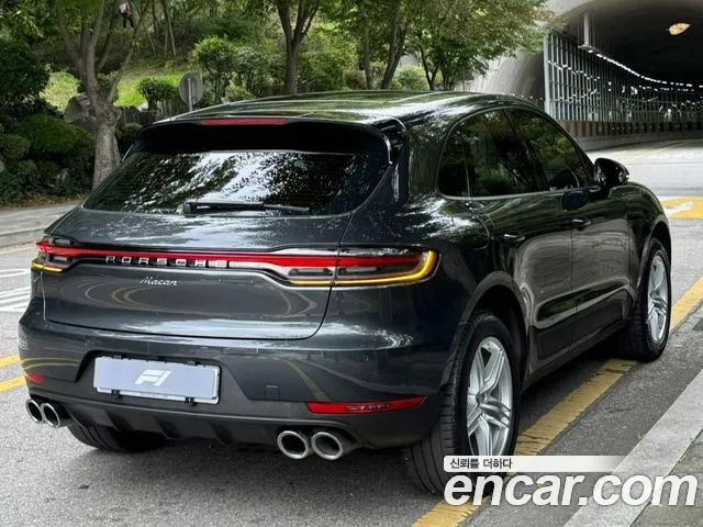 Porsche Macan 2019 thumb 3