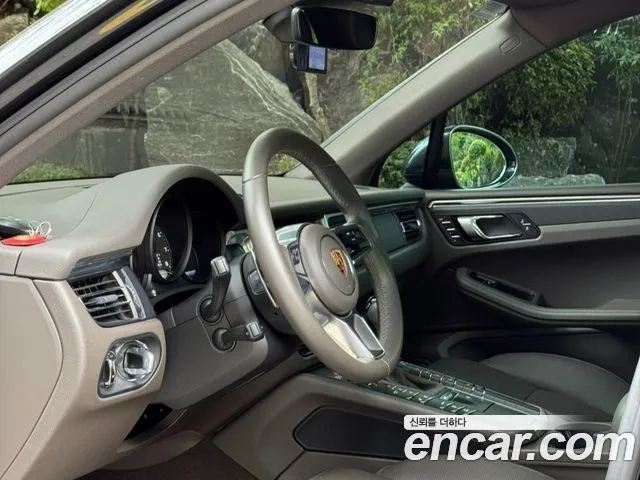 Porsche Macan 2019 thumb 4