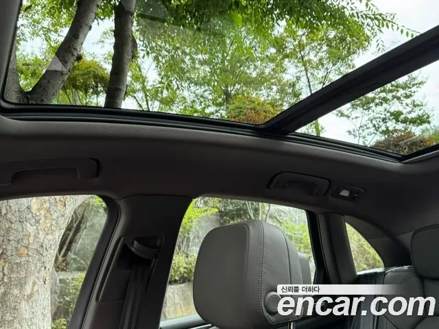 Porsche Macan 2019 thumb 10
