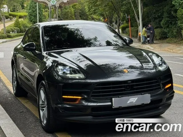 Porsche Macan 2019 thumb 12