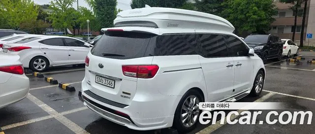 Kia Carnival 2017 thumb 5
