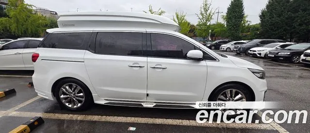 Kia Carnival 2017 thumb 8