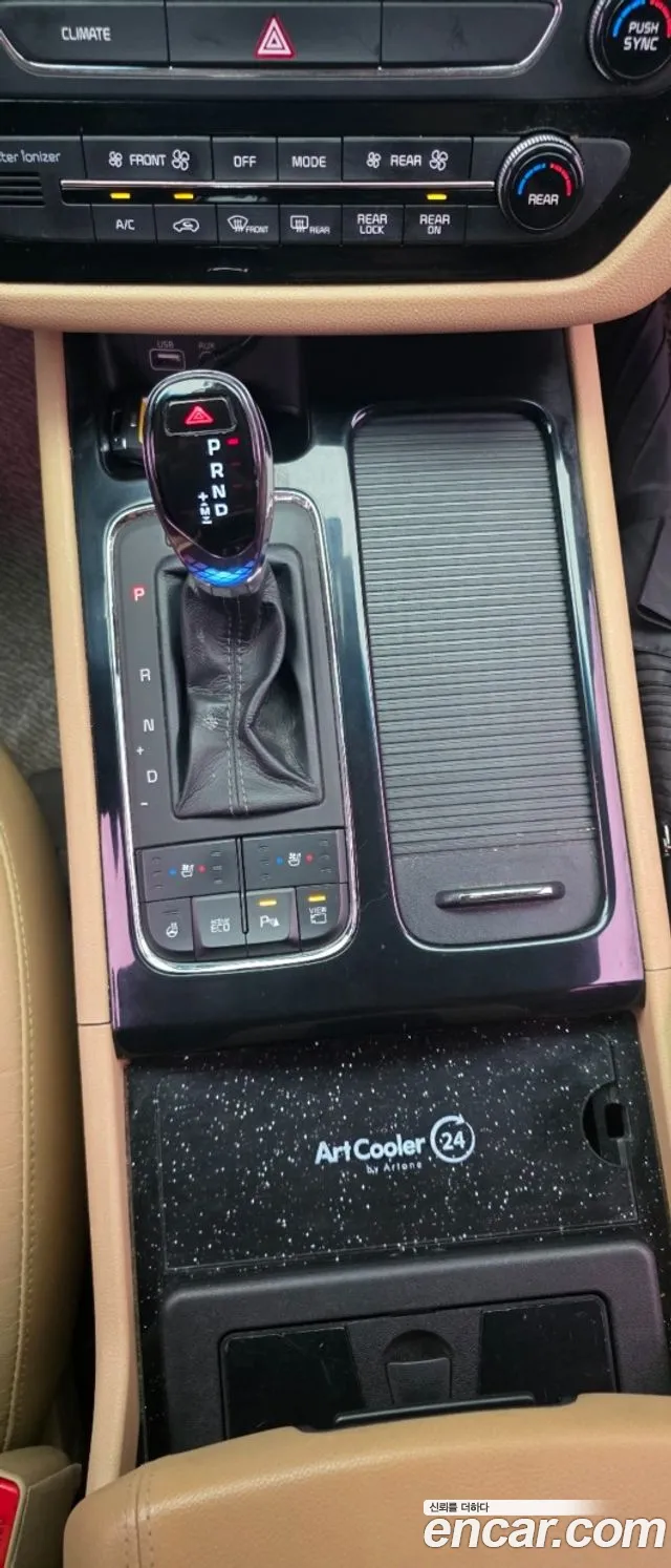 Kia Carnival 2017 thumb 10
