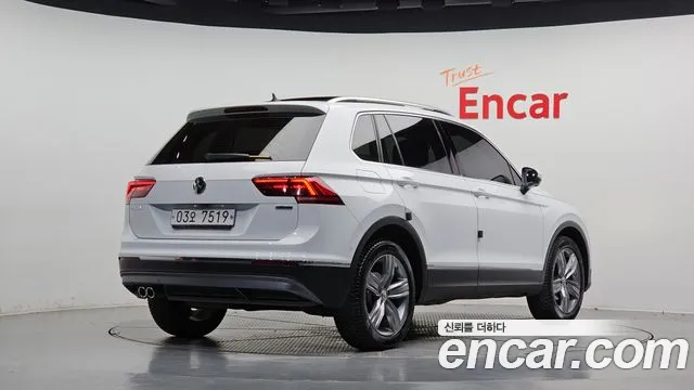 Volkswagen Tiguan 2018 thumb 2