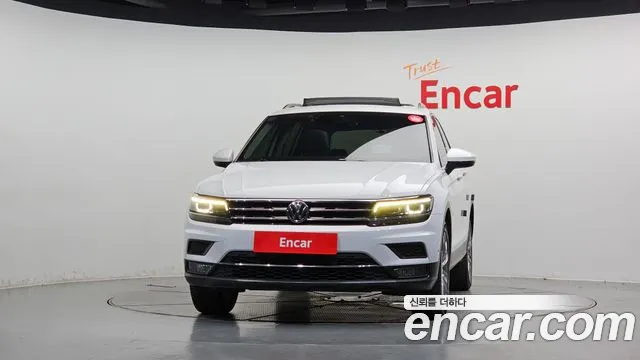 Volkswagen Tiguan 2018 thumb 3