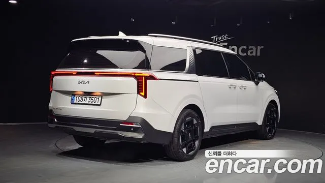 Kia Carnival 2024 thumb 2