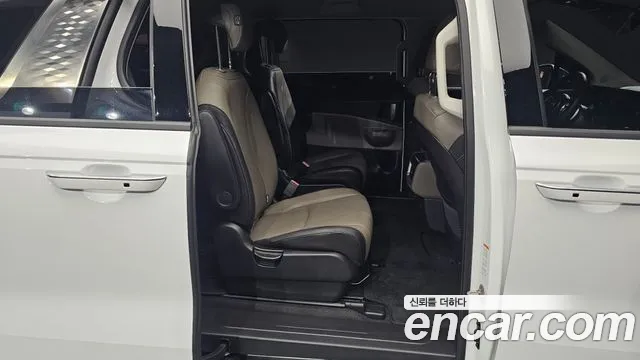 Kia Carnival 2024 thumb 11