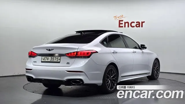 Genesis G80 2017 thumb 2