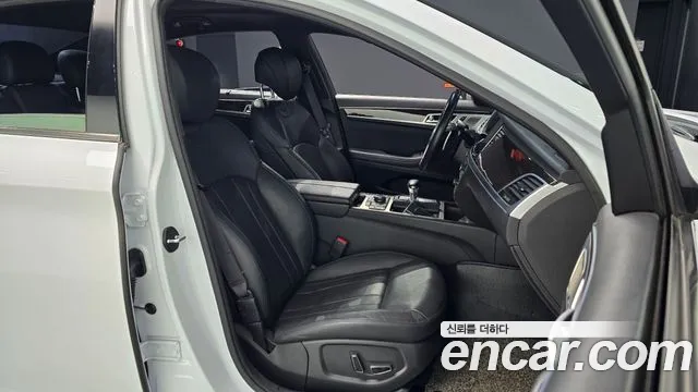 Genesis G80 2017 thumb 10