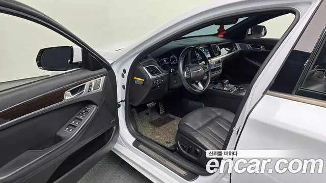 Genesis G80 2017 thumb 11