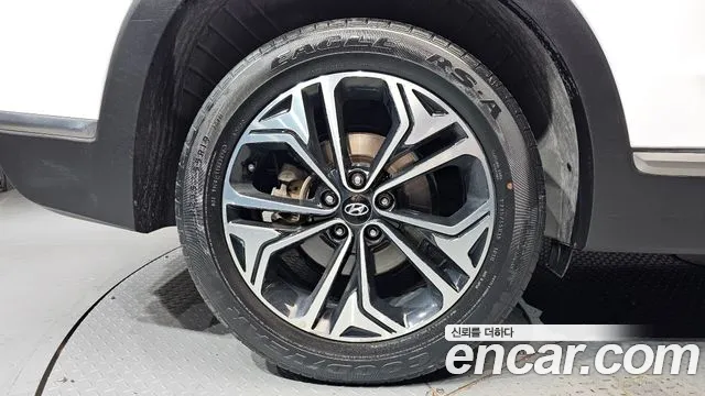 Hyundai Santa Fe 2018 thumb 5