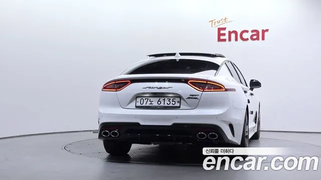 Kia Stinger 2017 thumb 4