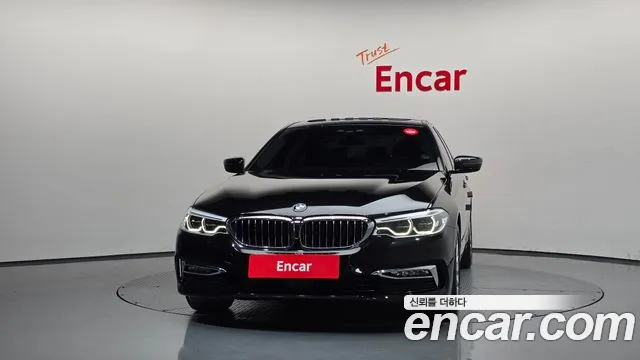 BMW 5-Series 2018 thumb 3