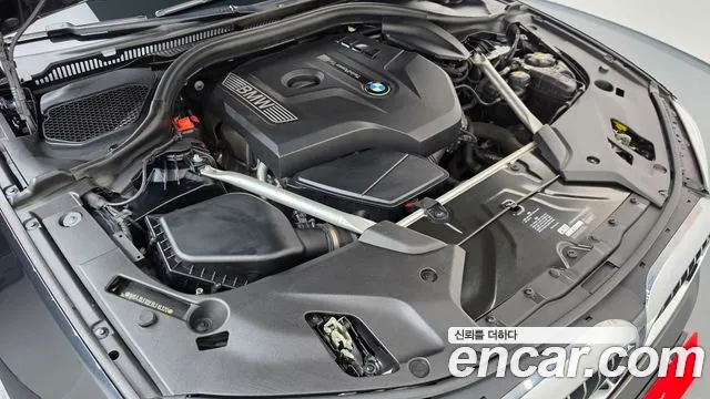 BMW 5-Series 2018 thumb 6