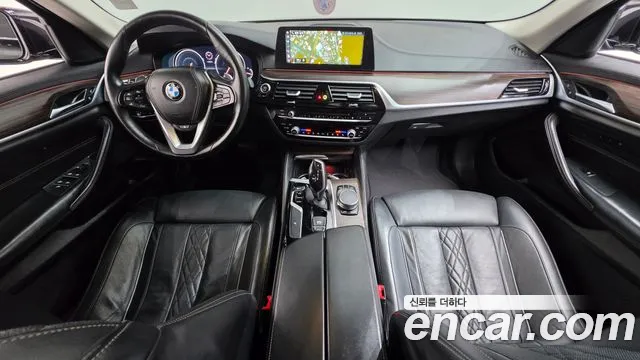 BMW 5-Series 2018 thumb 7