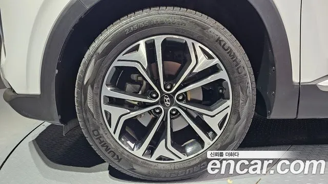 Hyundai Santa Fe 2019 thumb 5