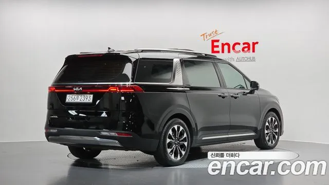 Kia Carnival 2023 thumb 2