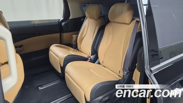 Kia Carnival 2023 thumb 12