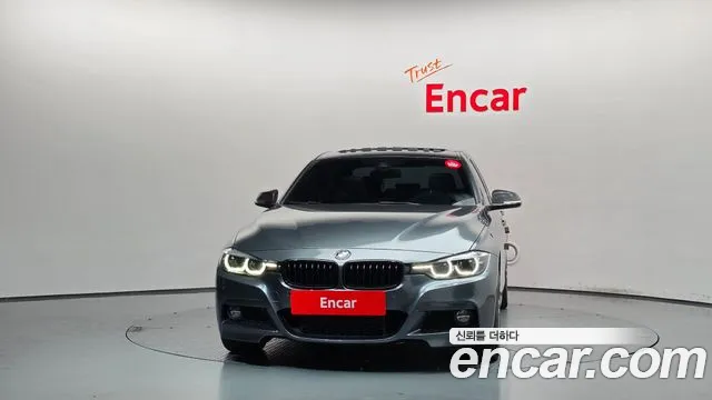 BMW 3-Series 2018 thumb 3