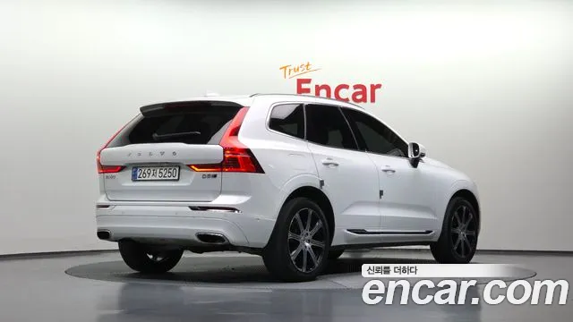 Volvo XC60 2019 thumb 2