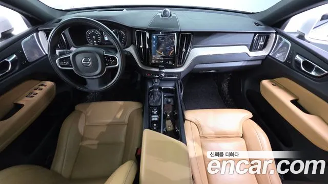 Volvo XC60 2019 thumb 7
