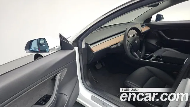 Tesla Model 3 2019 thumb 9