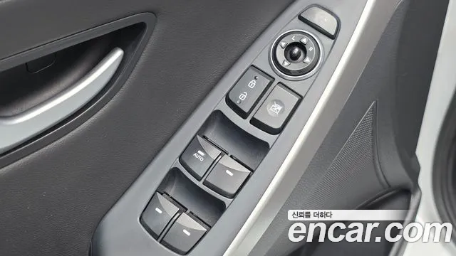 Hyundai i30 2015 thumb 12