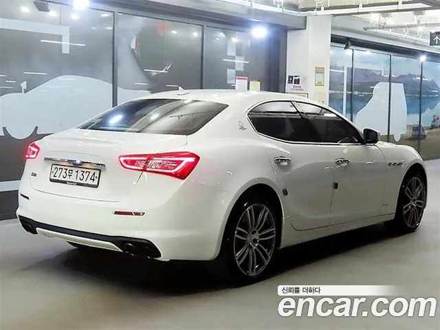 Maserati Ghibli 2019 thumb 2