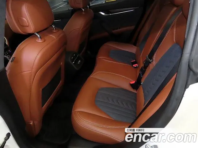Maserati Ghibli 2019 thumb 10