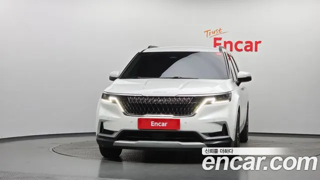 Kia Carnival 2023 thumb 3
