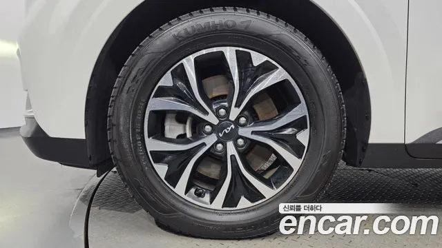 Kia Carnival 2023 thumb 5