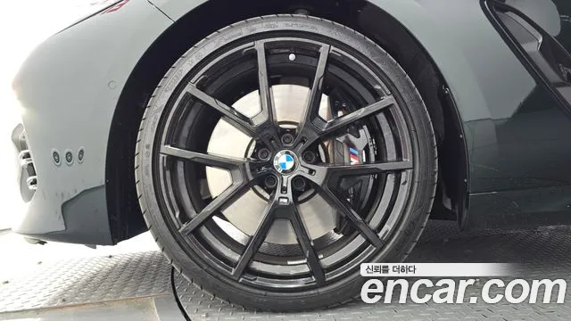 BMW 8-Series 2026 thumb 5